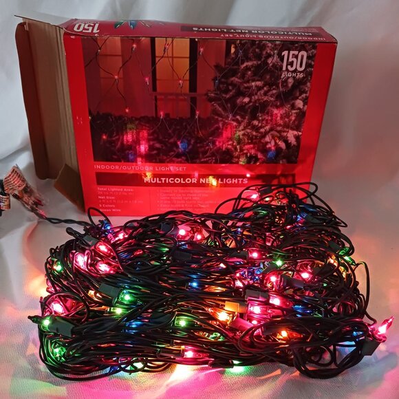New in Opened Box  Multi-Color Net Light with 150 Bulbs - Picture 1 of 10